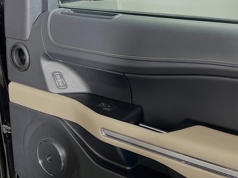 Used 2024 Ford Expedition Max Limited image 32