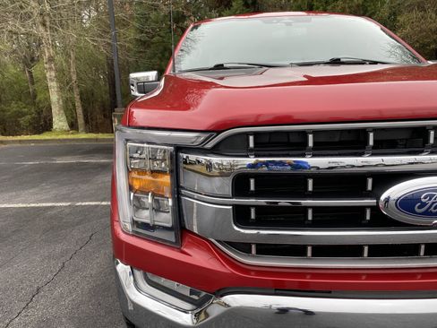 Used 2023 Ford F150 Lariat w/ Trailer Tow Package image 14