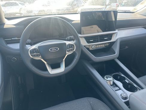 New 2026 Ford Explorer Active RWD image 53