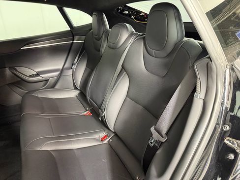 Used 2022 Tesla Model S Plaid AWD/4WD image 32