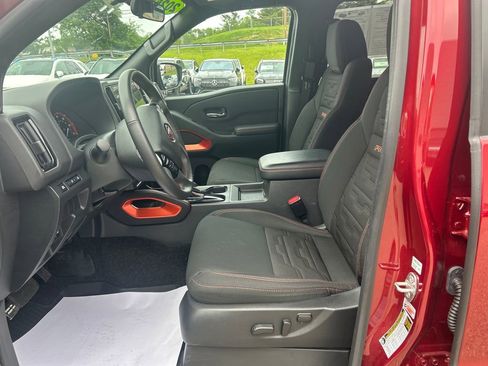 Used 2025 Nissan Frontier PRO-4X AWD/4WD image 10