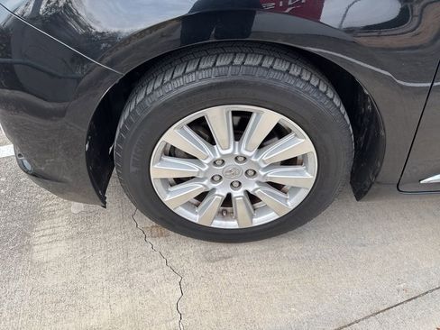 Used 2017 Toyota Sienna Limited Premium image 8