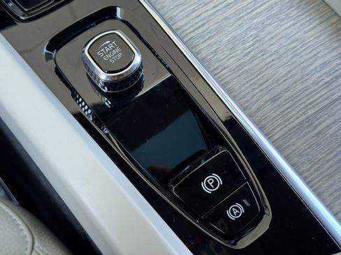 Used 2023 Volvo XC60 T8 Plus w/ Climate Package image 31