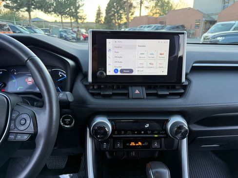 Used 2024 Toyota RAV4 SE w/ Convenience Package image 34