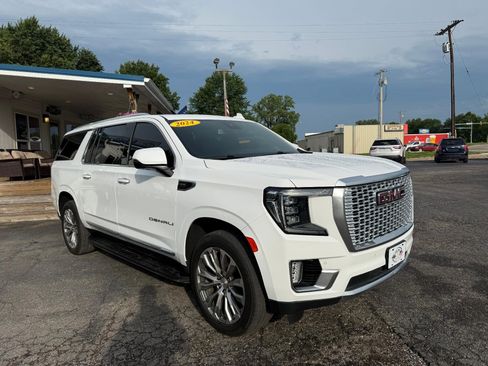 Used 2024 GMC Yukon XL Denali AWD/4WD image 2