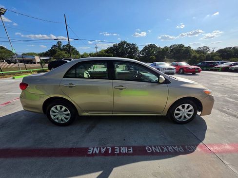 Used 2011 Toyota Corolla LE FWD image 16