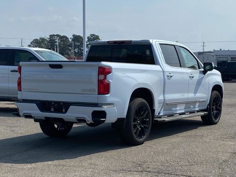 New 2026 Chevrolet Silverado 1500 High Country w/ Technology Package AWD/4WD image 3