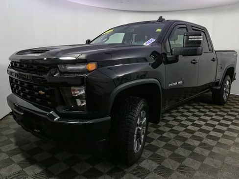 Used 2022 Chevrolet Silverado 2500 Custom w/ Custom Value Package AWD/4WD image 5