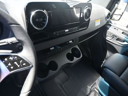 New 2025 Mercedes-Benz Sprinter 2500 image 3