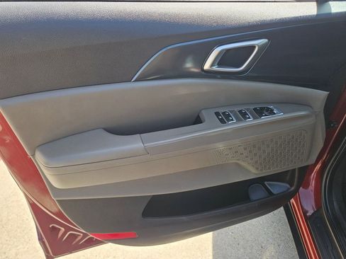 Used 2025 Kia Carnival LXS image 14