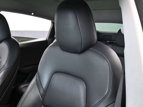 Used 2021 Tesla Model Y Long Range image 17