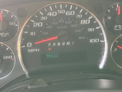 Used 2014 Chevrolet Express 2500 RWD image 26