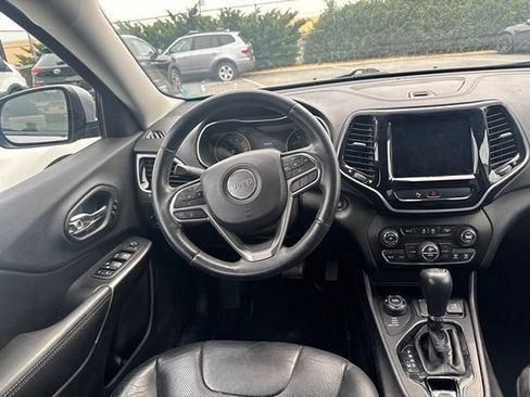 Used 2019 Jeep Cherokee Limited AWD/4WD image 16