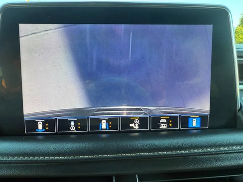 Used 2021 GMC Yukon XL AT4 w/ Technology Package image 45