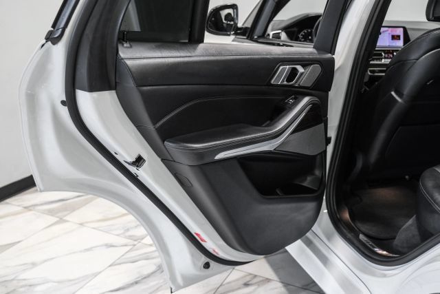 Used 2020 BMW X5 M50i AWD/4WD image 42