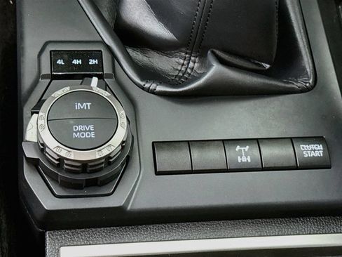 Used 2025 Toyota Tacoma TRD Off-Road AWD/4WD image 11