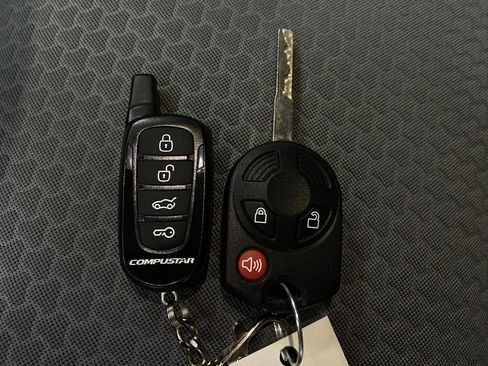 Used 2017 Ford Escape SE image 28