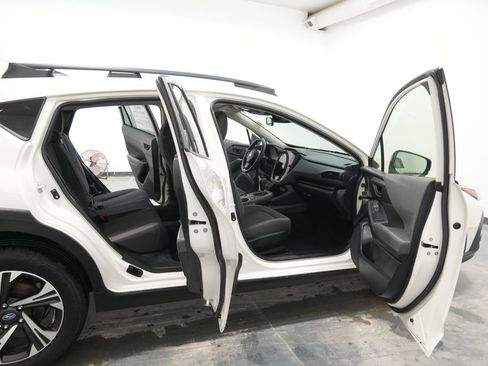 Used 2025 Subaru Crosstrek 2.0i Premium image 30