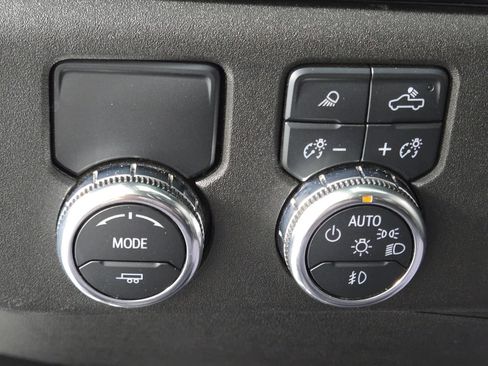 Used 2025 GMC Sierra 1500 SLT RWD image 22