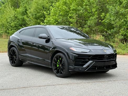 Used 2020 Lamborghini Urus AWD/4WD image 3
