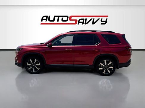 Used 2025 Honda Pilot Touring image 4