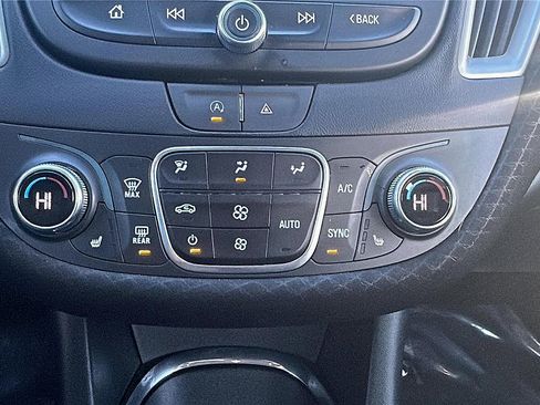 Used 2023 Chevrolet Malibu LT FWD image 18