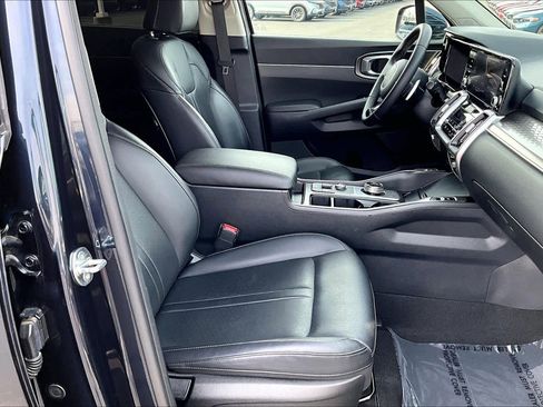 Used 2022 Kia Sorento S image 9