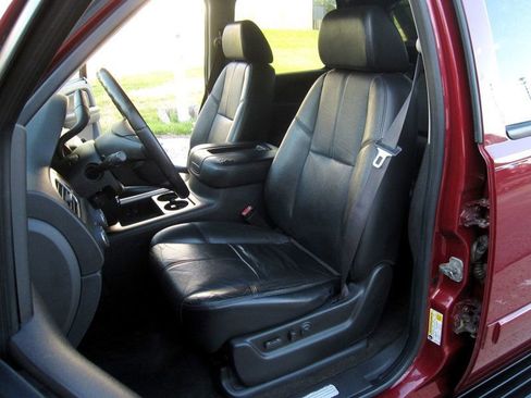 Used 2007 Chevrolet Avalanche LT w/ LT Preferred Equipment Group AWD/4WD image 19