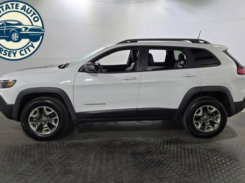 Used 2019 Jeep Cherokee Trailhawk w/ Comfort/Convenience Group AWD/4WD image 4