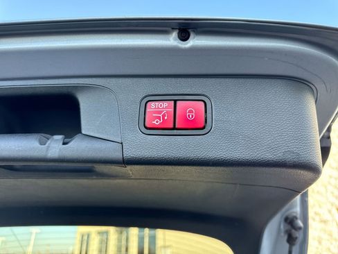 Used 2021 Mercedes-Benz GLC 300 w/ Premium Package image 26