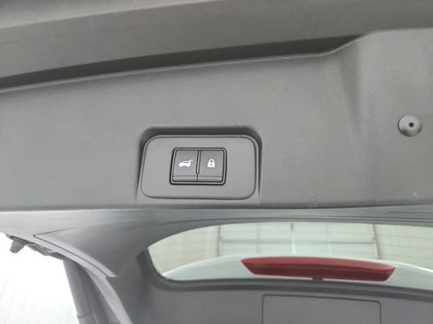 Used 2025 Nissan Rogue SV w/ SV Premium Package FWD image 40