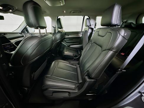 Used 2023 Jeep Grand Cherokee L Limited w/ Luxury Tech Group II image 29