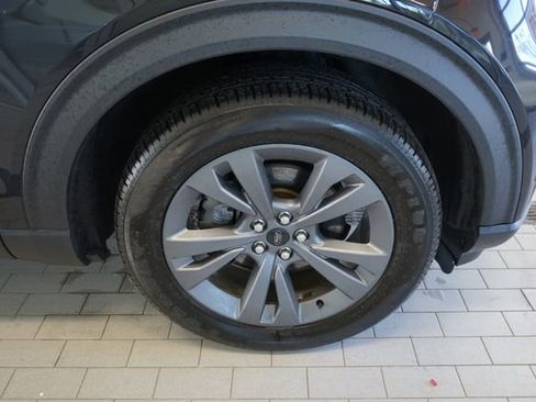 Used 2022 Ford Explorer XLT w/ Equipment Group 202A AWD/4WD image 15