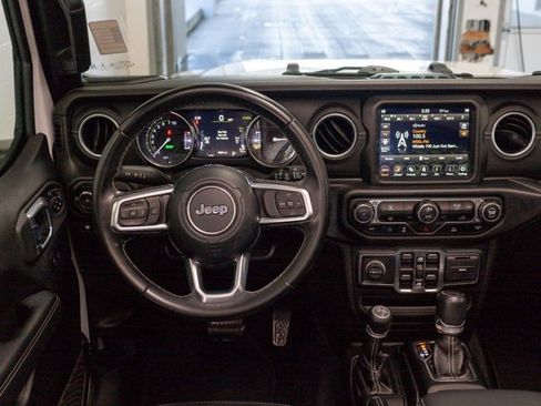 Certified 2021 Jeep Wrangler Unlimited Sahara image 9