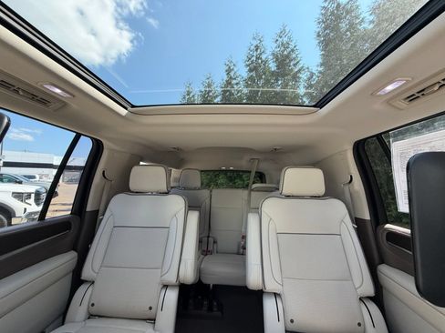Used 2021 GMC Yukon XL Denali w/ Denali Ultimate Package AWD/4WD image 3