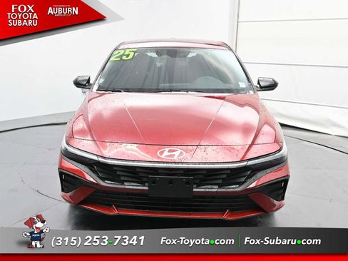 Used 2025 Hyundai Elantra SEL image 3
