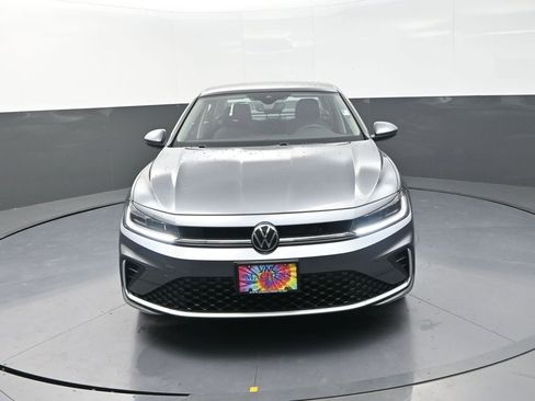 New 2026 Volkswagen Jetta SE image 2