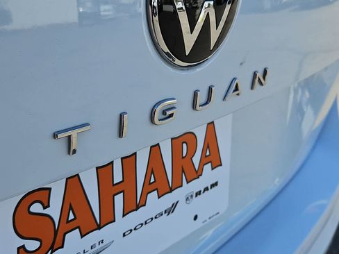 Used 2024 Volkswagen Tiguan SE image 13