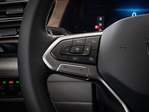 Used 2024 Volkswagen Atlas SE image 26