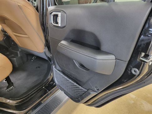 Used 2021 Jeep Wrangler Unlimited Sahara AWD/4WD image 72