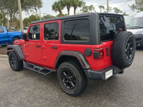 Used 2018 Jeep Wrangler Unlimited Sahara image 7