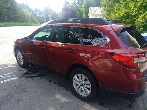 Used 2017 Subaru Outback 2.5i Premium AWD/4WD image 3