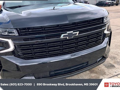Used 2024 Chevrolet Suburban RST RWD image 22