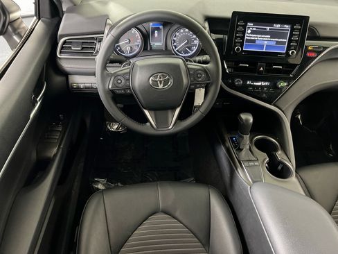 Used 2022 Toyota Camry SE image 20
