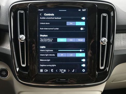 Used 2023 Volvo XC40 B4 Plus w/ Driver Assist Package image 18