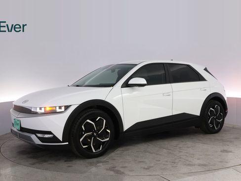 Used 2024 Hyundai Ioniq 5 SEL image 18