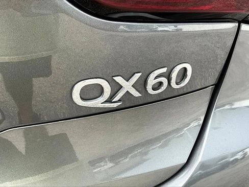Used 2019 INFINITI QX60 Luxe w/ Essential Package image 8
