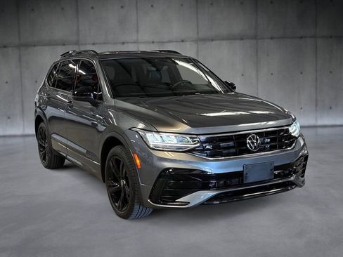 Used 2024 Volkswagen Tiguan SE R-Line FWD image 7