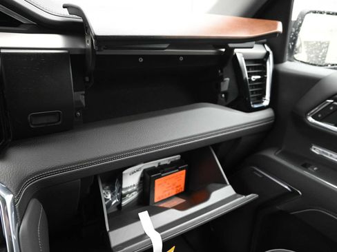 New 2026 GMC Sierra 1500 Denali w/ Denali Reserve Package image 18