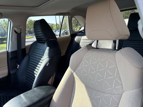 Used 2021 Toyota RAV4 XLE w/ Convenience Package image 22